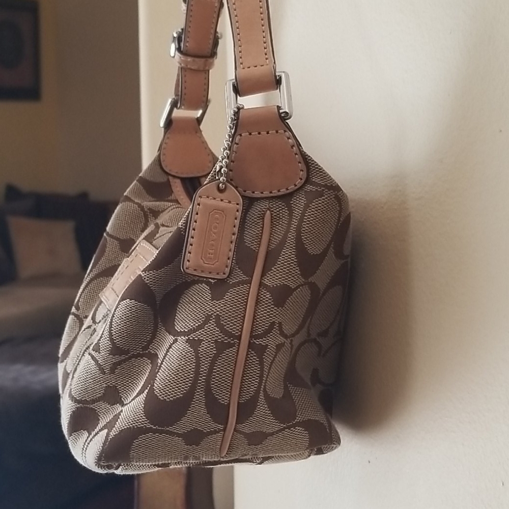 Coach Signature Purse - Picture 4 of 5